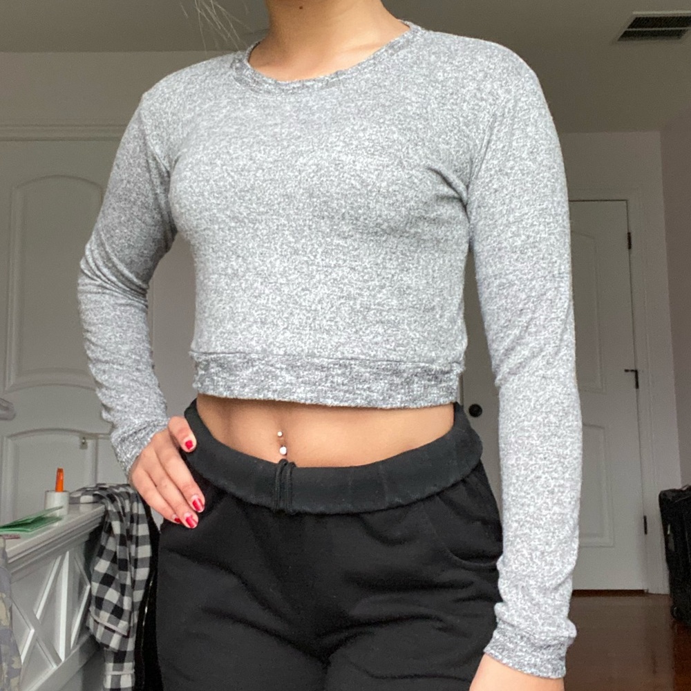 Brandy Melville Crop top